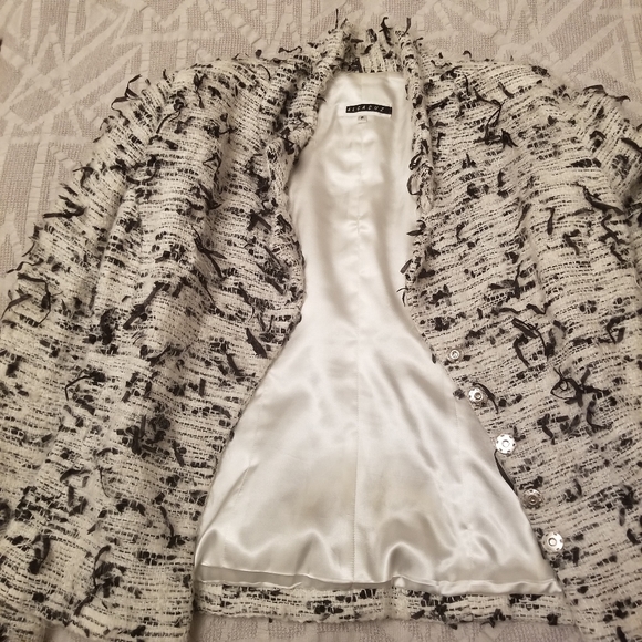 White and black Fuzzy Jacket size M - Picture 2 of 8